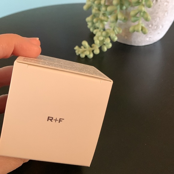 Rodan & Fields - Hydra Mask Gel Cream - Picture 2 of 3